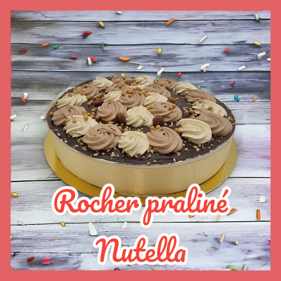 Rocher praliné nutella : génoise nature avec crème nutella et praline et une ganache chocolat et des éclats de noisettes.